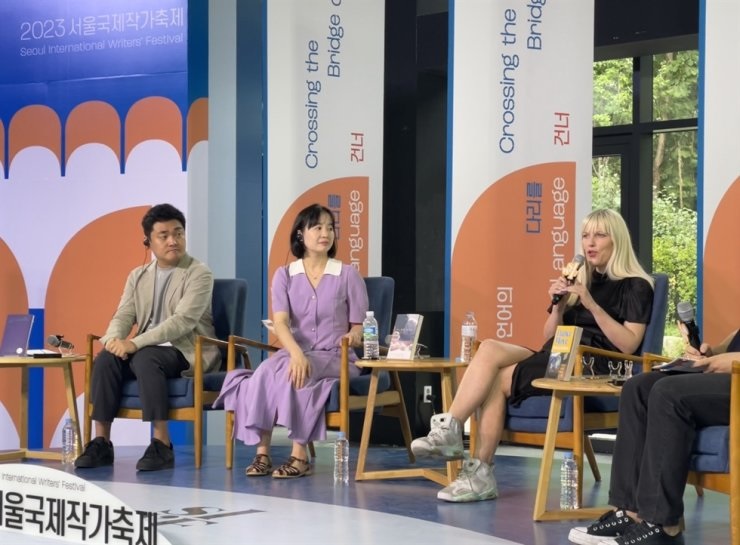 Các tác giả khám phá ký ức trong văn học tại Liên hoan Nhà văn Quốc tế Seoul