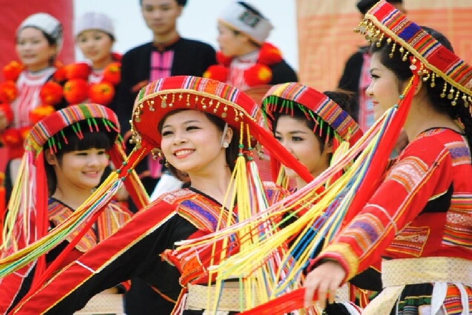 Tuần lễ Di sản Văn hóa Việt Nam tôn vinh sự đoàn kết dân tộc, đa dạng sắc tộc và thúc đẩy phát triển du lịch sinh thái tại khu vực Đồng Mô, Hà Nội.